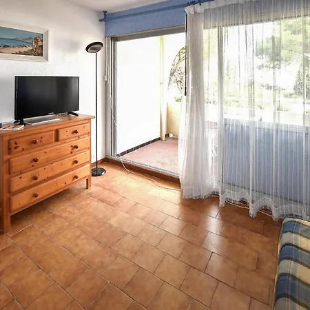 1 Bedroom Beautiful In Apartment Le Grau-du-Roi