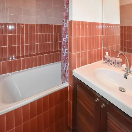 شقة 1 Bedroom Beautiful In لو غراو دو روا